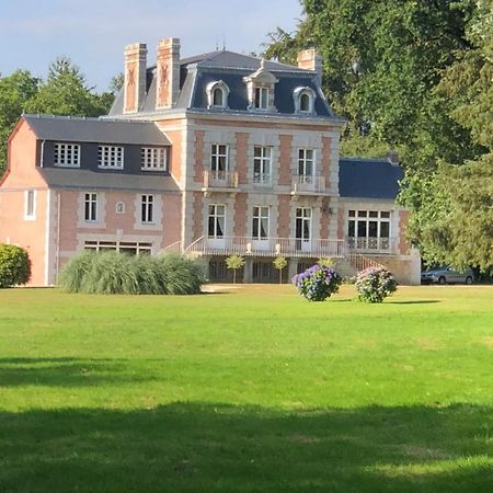 Chateau De La Chasse Beauvais Romagne  Esterno foto